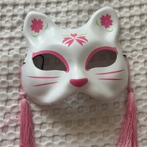 DISNEY White Cat Mask with Tassels ⭐️SALE 2/$40